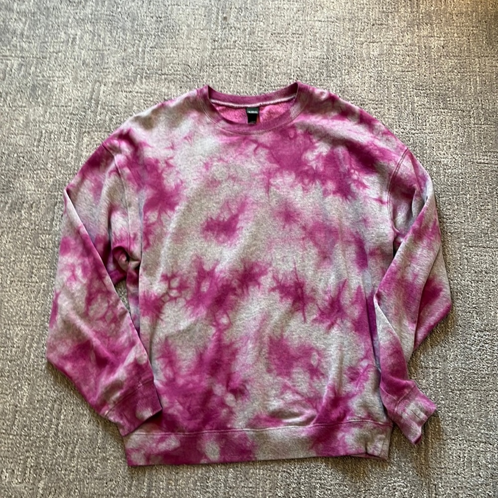 tie dye crewneck!!